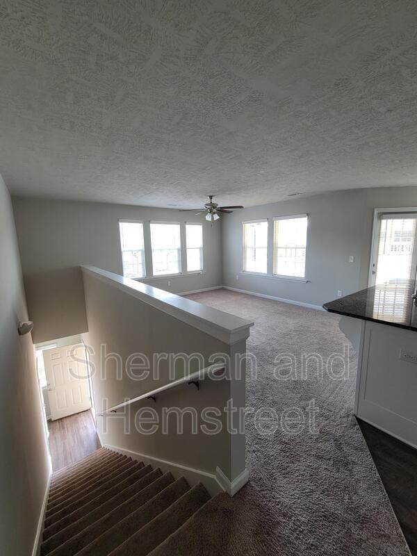 Building Photo - 663 Dobhill Ln