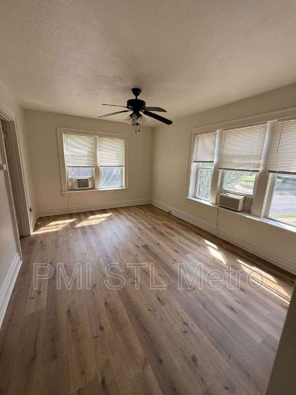 Foto del edificio - 3883 Meramec St