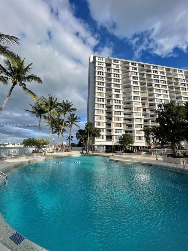 1865 79th Street Causeway Unit 10H, North Bay Village, FL 33141 Condo