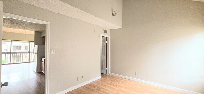Foto del edificio - 12900 Walden Rd