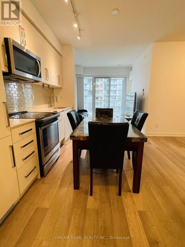 Photo du bâtiment - 5180 Yonge St