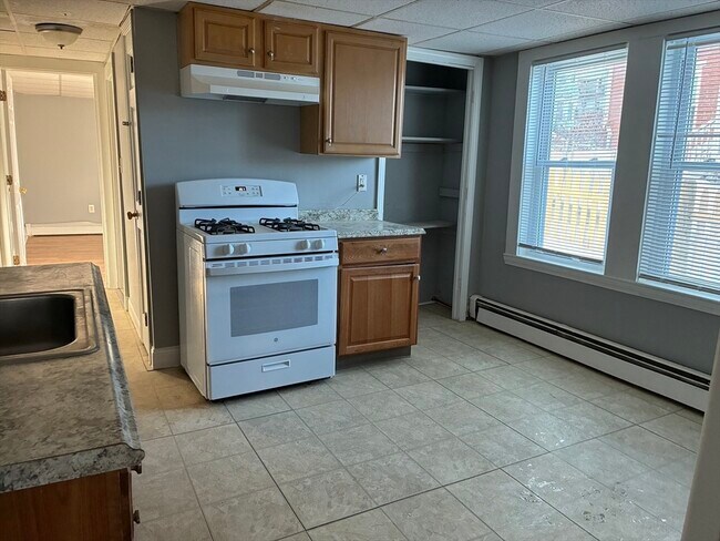 Foto del edificio - 129 S Elm St