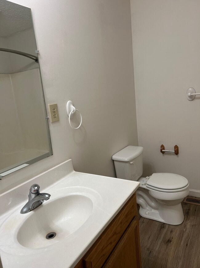 Building Photo - 132 Burkhardt Way