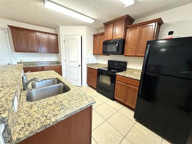 Building Photo - 5673 Elsinore Way