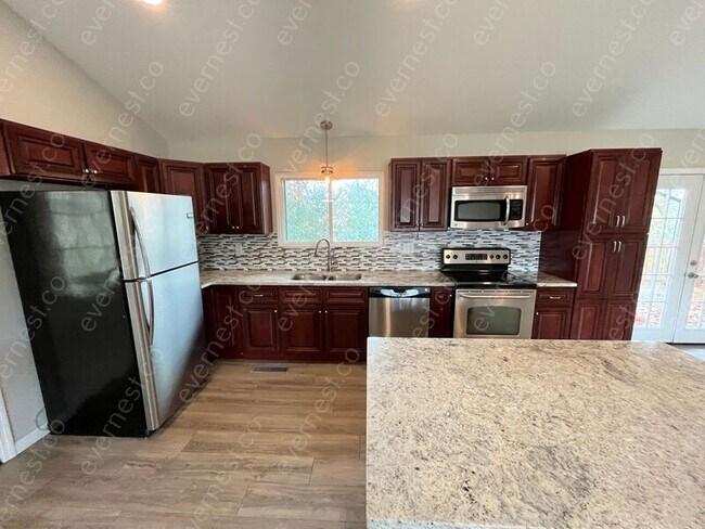 Building Photo - 3637 Highland Terrace Dr