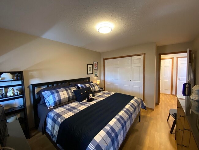 Building Photo - 1 Bed 1 Bath Unit in Olds, AB
