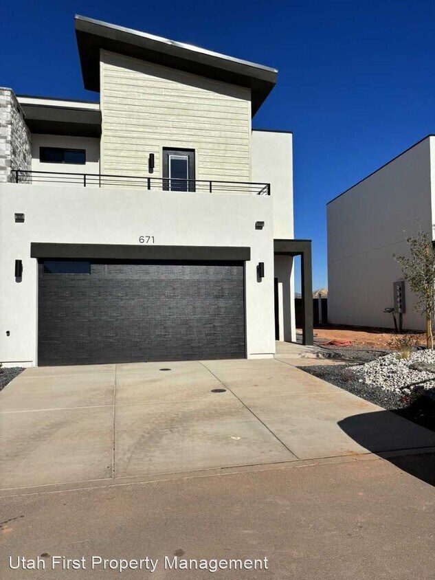 Primary Photo - 3 br, 2.5 bath House - 671 E Eureka Aly