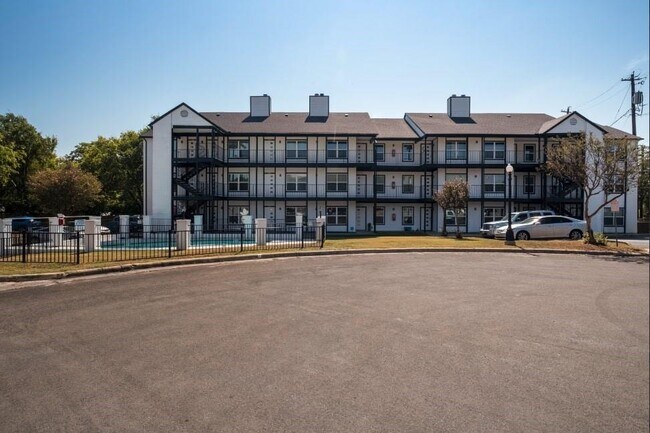 Foto del edificio - 6409 Burns St