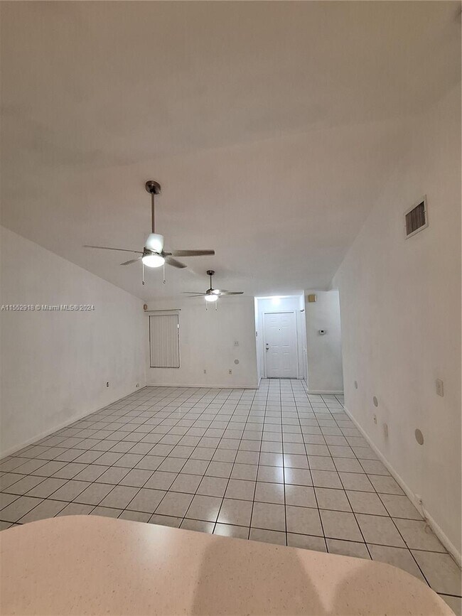 Building Photo - 3214 San Remo Cir