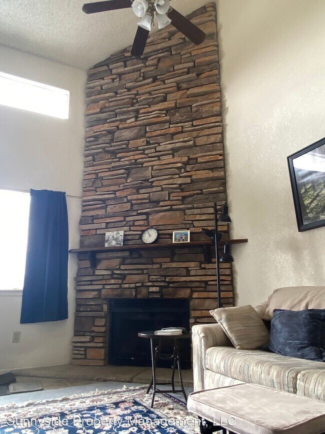 Foto del edificio - 1 br, 1.5 bath House - 8106 Gray Ct Apt. 468