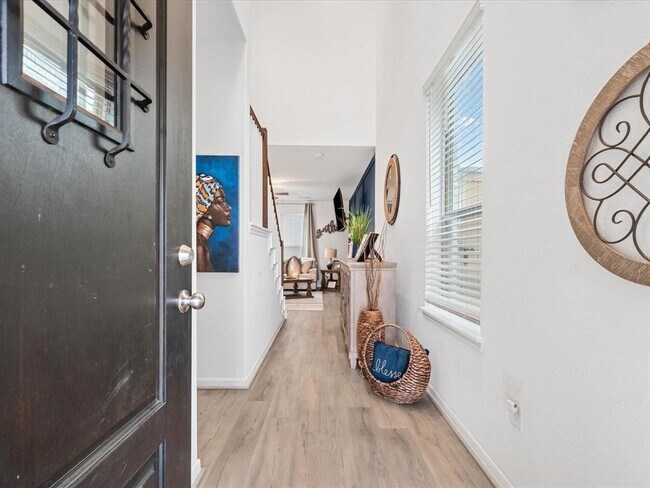 Building Photo - 1067 Greenshank Dr