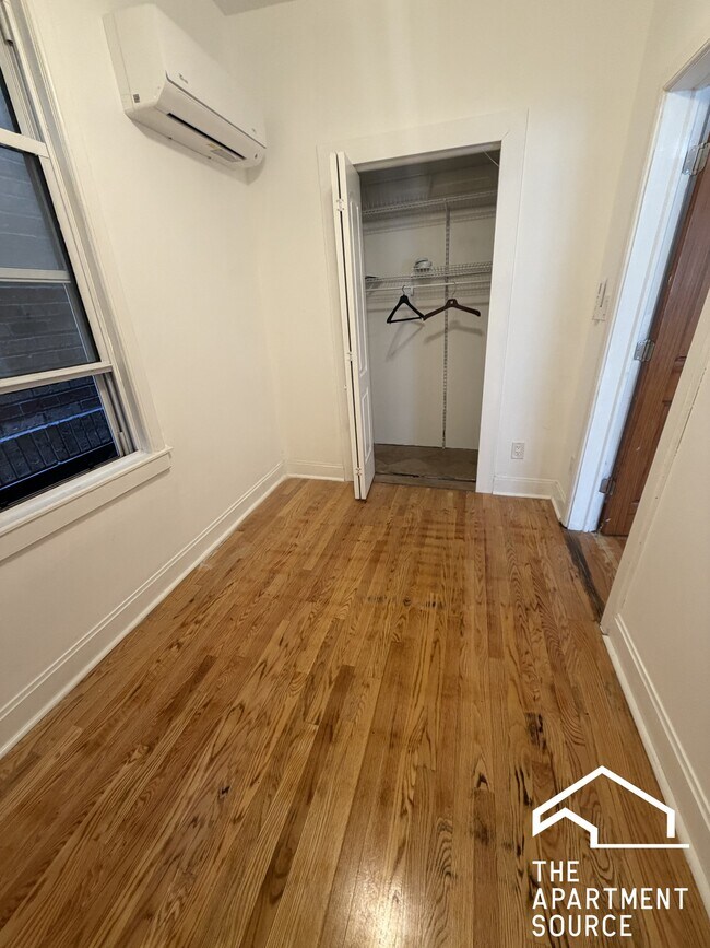 Foto del edificio - 2638 W Belden Ave