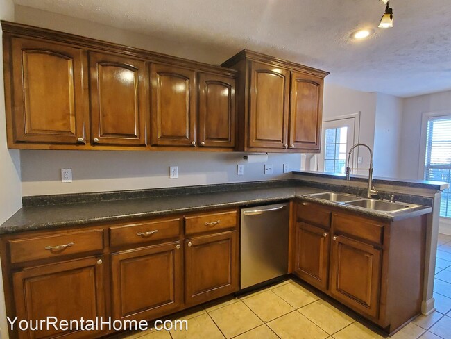 Building Photo - 4 br, 3 bath House - 103 Bobbitt Road