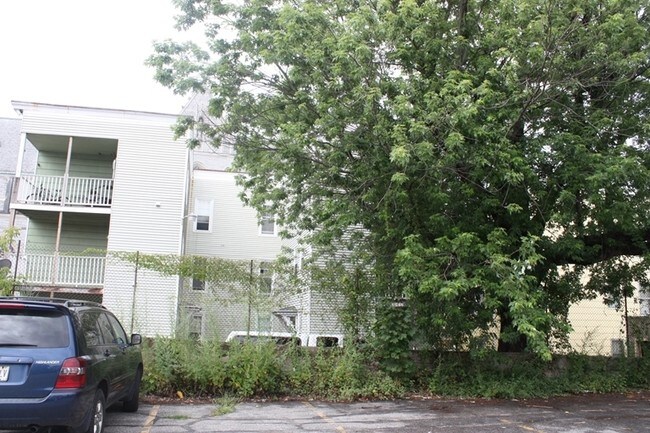  - 40 Bartlett St