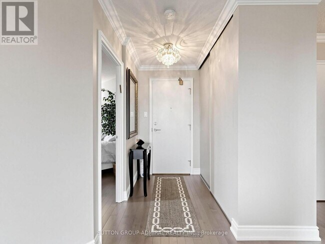 Photo du bâtiment - 7460 Bathurst St
