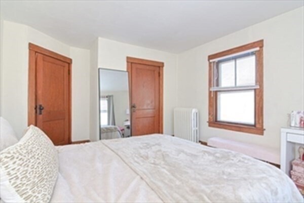 Building Photo - 261 Park St
