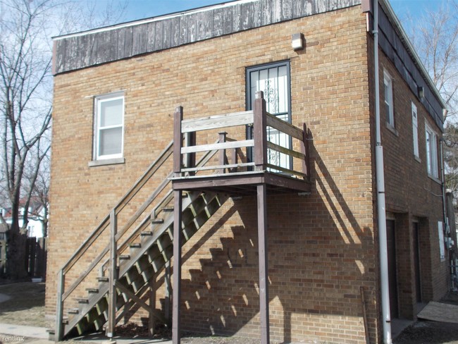 Building Photo - 701 Sibley St
