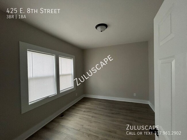 Building Photo - 425 E 8th St