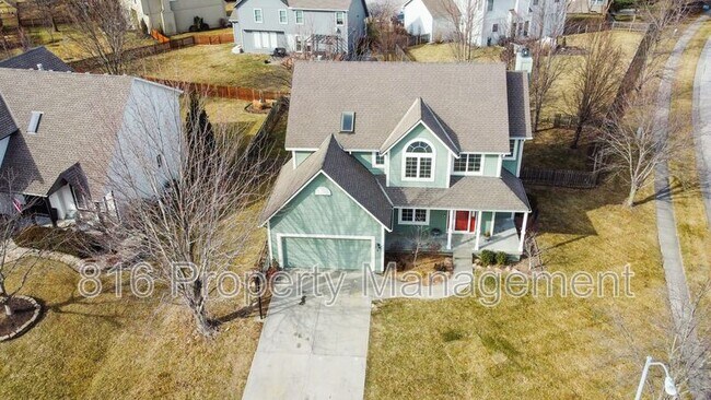 Building Photo - 2500 SW 11th St