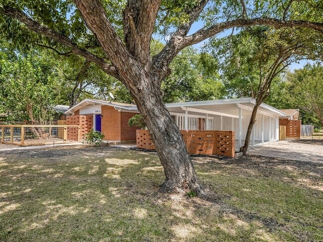Building Photo - 7601 Tisdale Dr