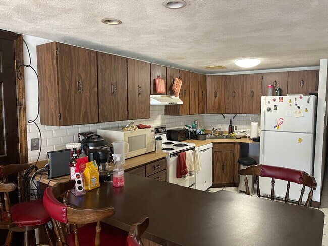 Open Kitchen - 47 Fulton St