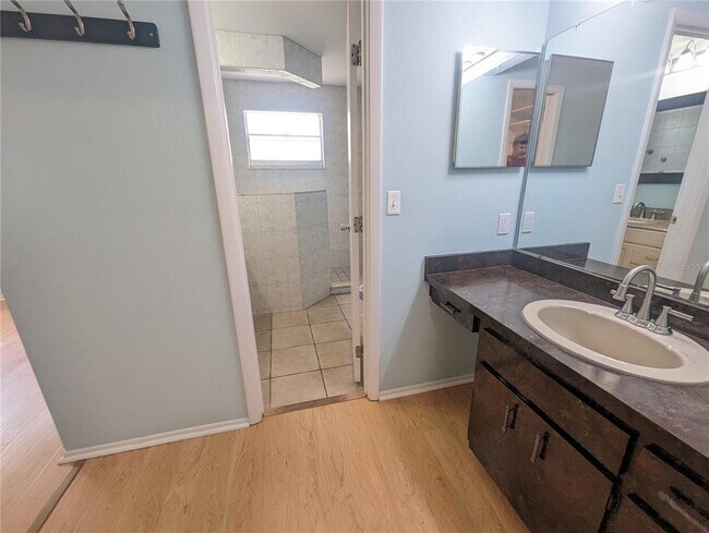 Foto del edificio - 6717 2nd Ave Cir W