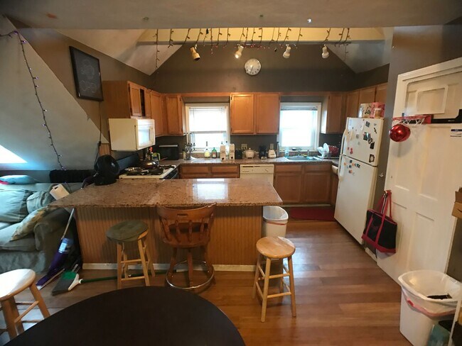 Photo - Allston 4 Bed 1 Bath available 9/1 House