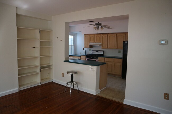 Building Photo - Large 3-bedroom house for rent in Wilmingt...
