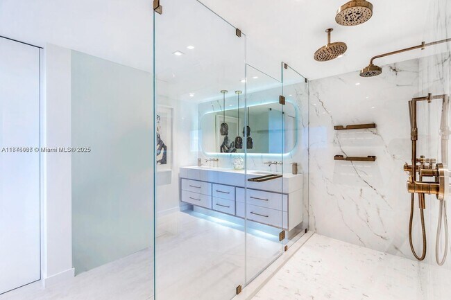 Foto del edificio - 488 NE 18th St