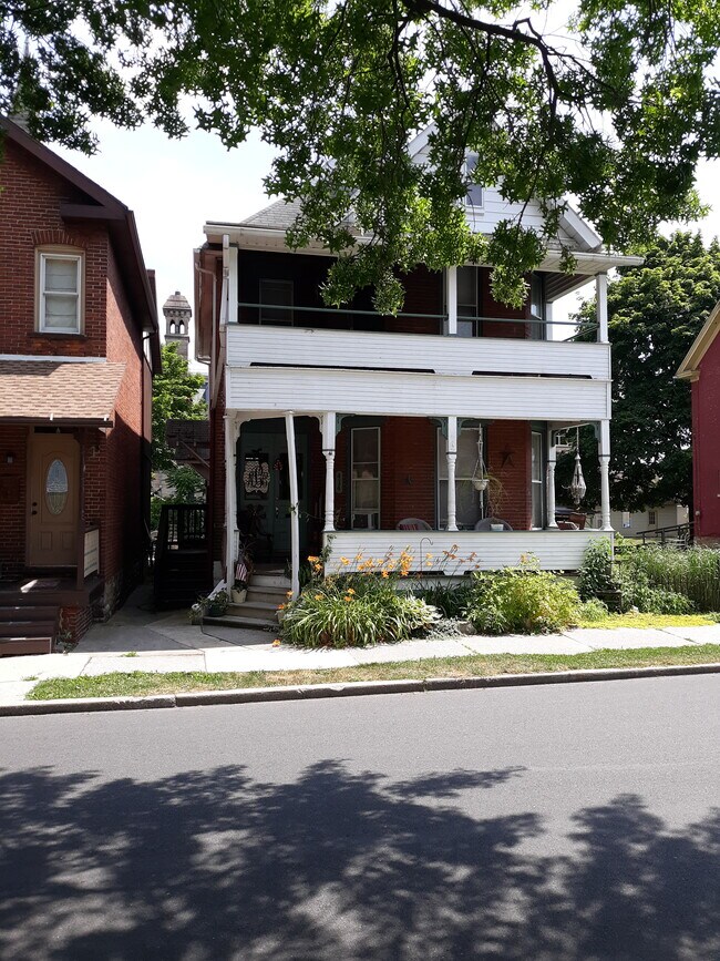 Front - 414 Walnut St