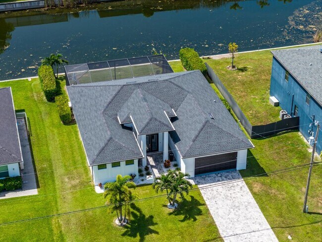 Foto del edificio - 828 SW 28th St