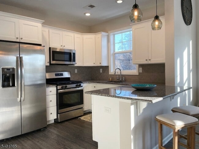 Foto del edificio - 5 W River Styx Rd