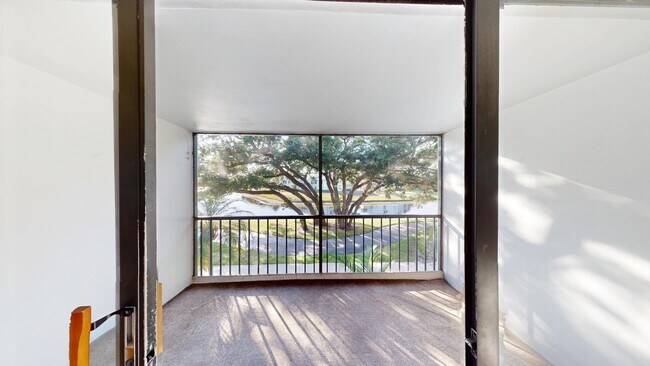 Building Photo - 1015 Green Pine Blvd
