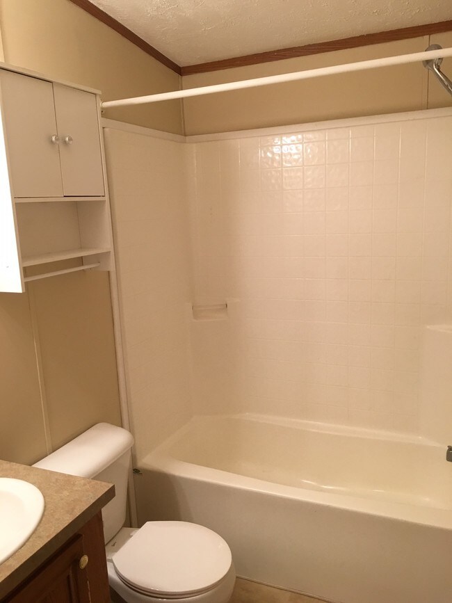 Building Photo - 805 Wilderness Dr