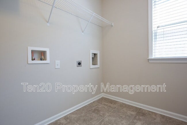 Building Photo - 7272 Sorrel Dr
