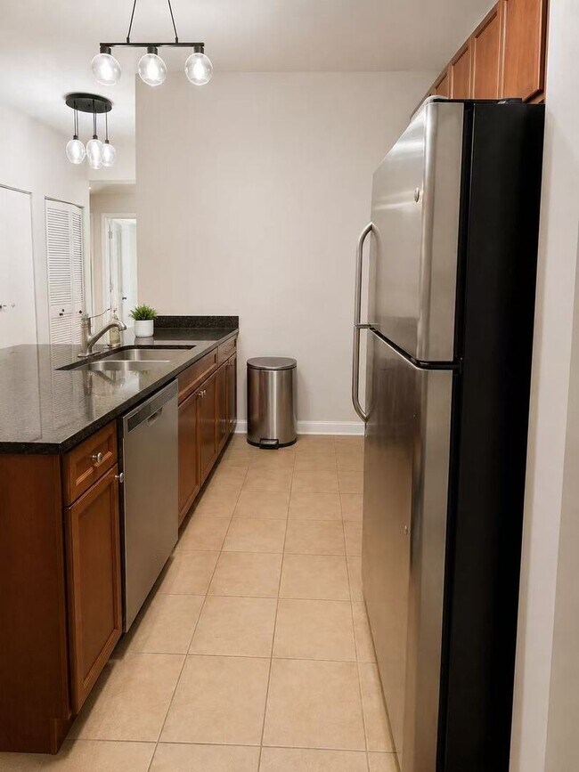 Foto del edificio - 767 W 15th St