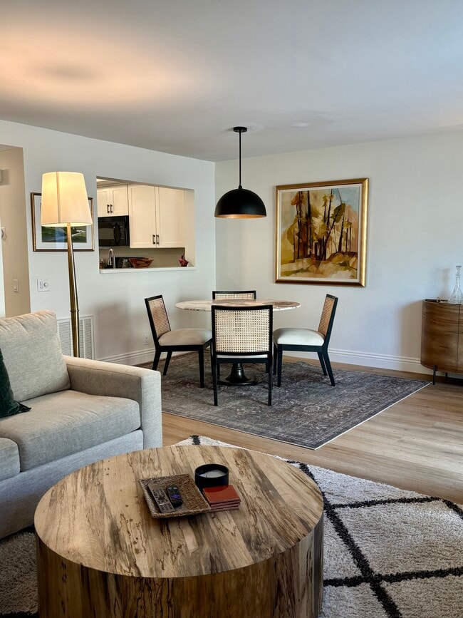 Building Photo - 3537 Caminito Carmel Landing