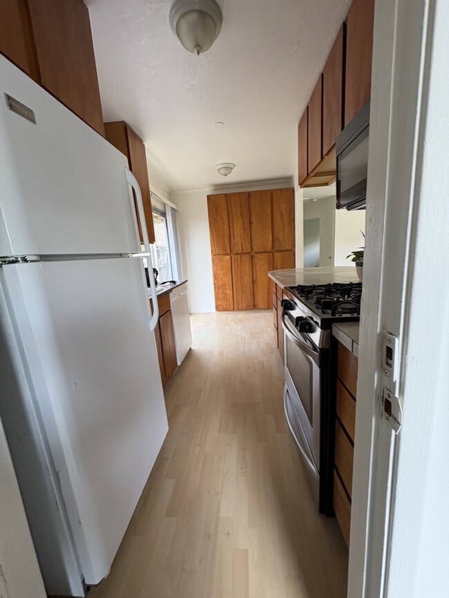 Building Photo - 3955 Princeton Dr