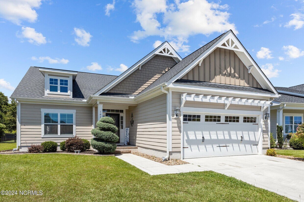 Primary Photo - 107 Bogue Harbor Ct