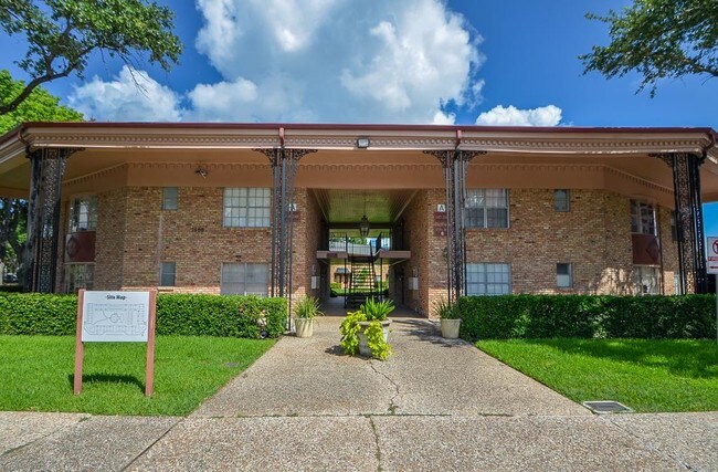 Building Photo - 7600 Burgoyne Rd