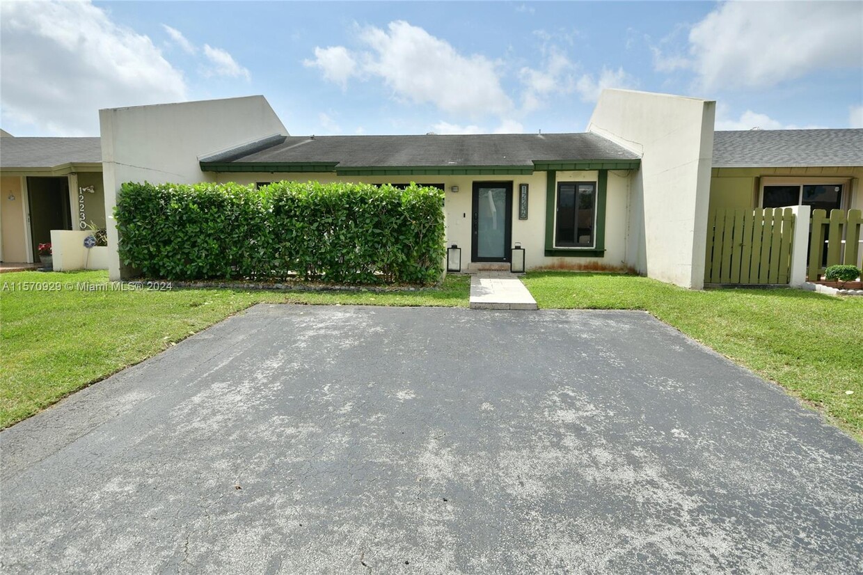 Primary Photo - 12236 SW 113th Ln