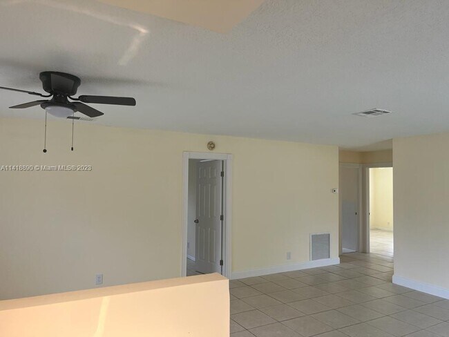Foto del edificio - 3545 SW 12th Ct
