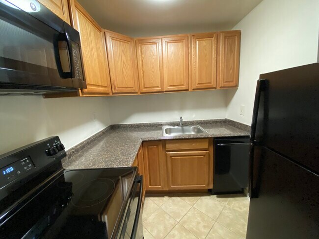 Foto del edificio - Clarendon Court Apartments
