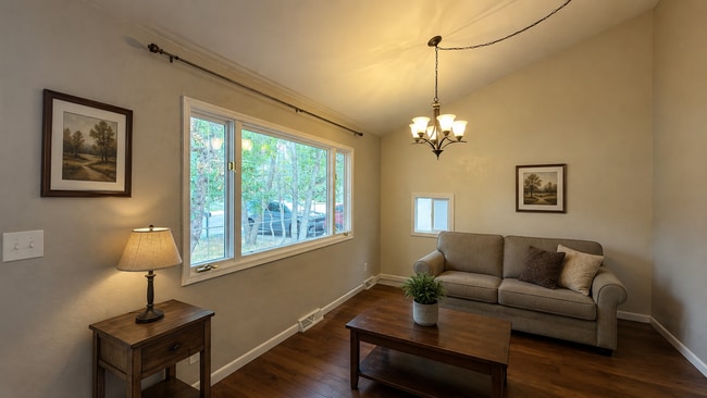 Building Photo - 1202 Paloverde Dr