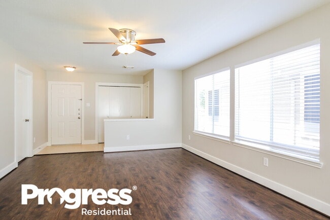 Building Photo - 9711 Farrell Dr