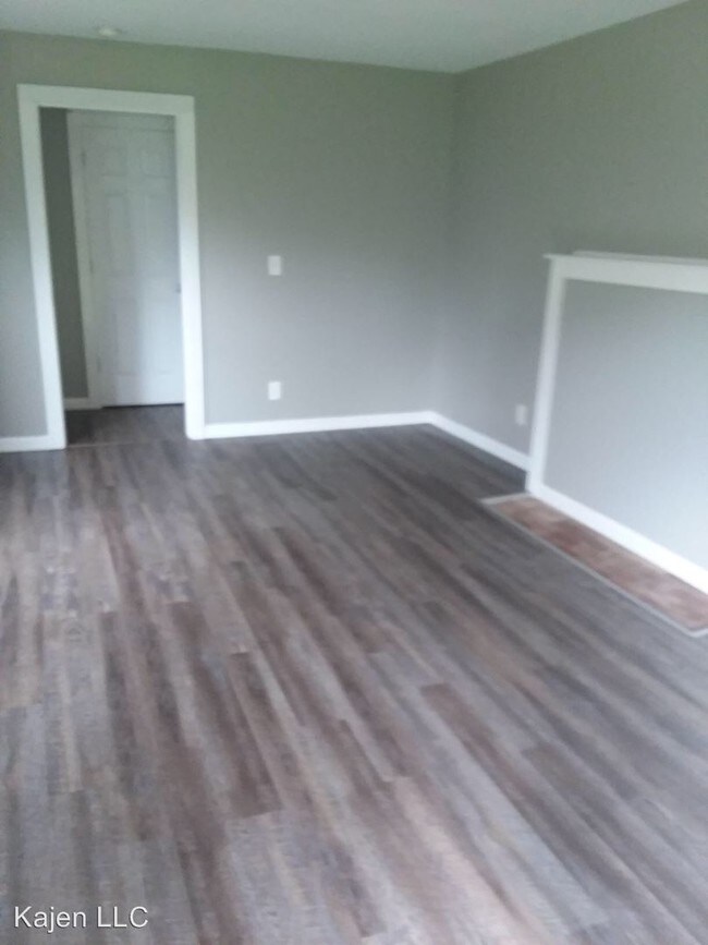 Building Photo - 2 br, 1 bath House - 811 Conklin Rd