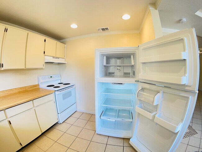 Foto del edificio - 6804 N Armenia Ave