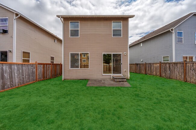 Foto del edificio - 3 Bedroom 2.5 Bath with fenced yard