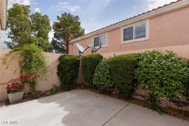 Building Photo - 8440 Indigo Sky Ave