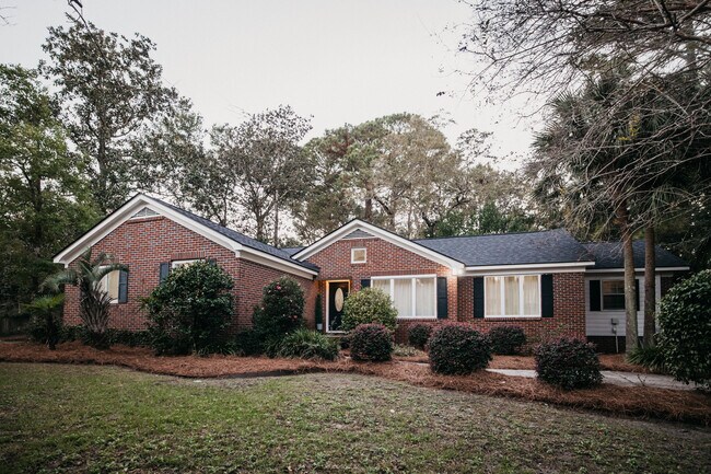 Foto del edificio - 944 Lakeview Dr